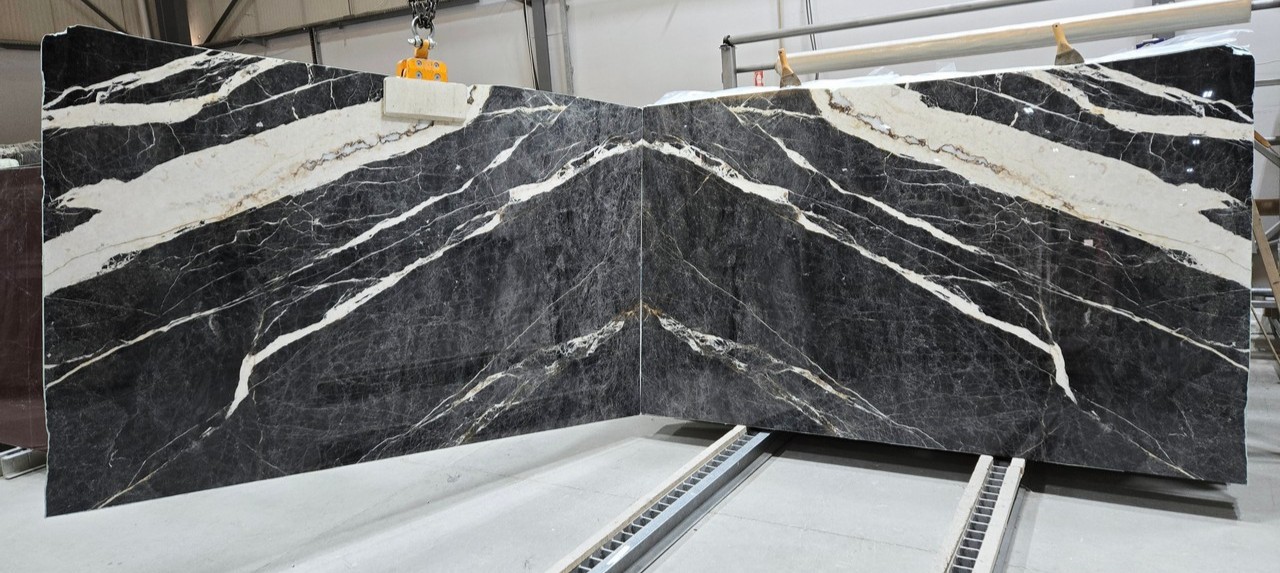 Mont Black Marble gallery photo 2